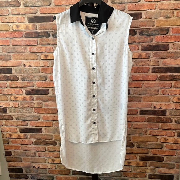 Blizzard Overwatch Classic Print Sleeveless Button up Blouse - Picture 5 of 10